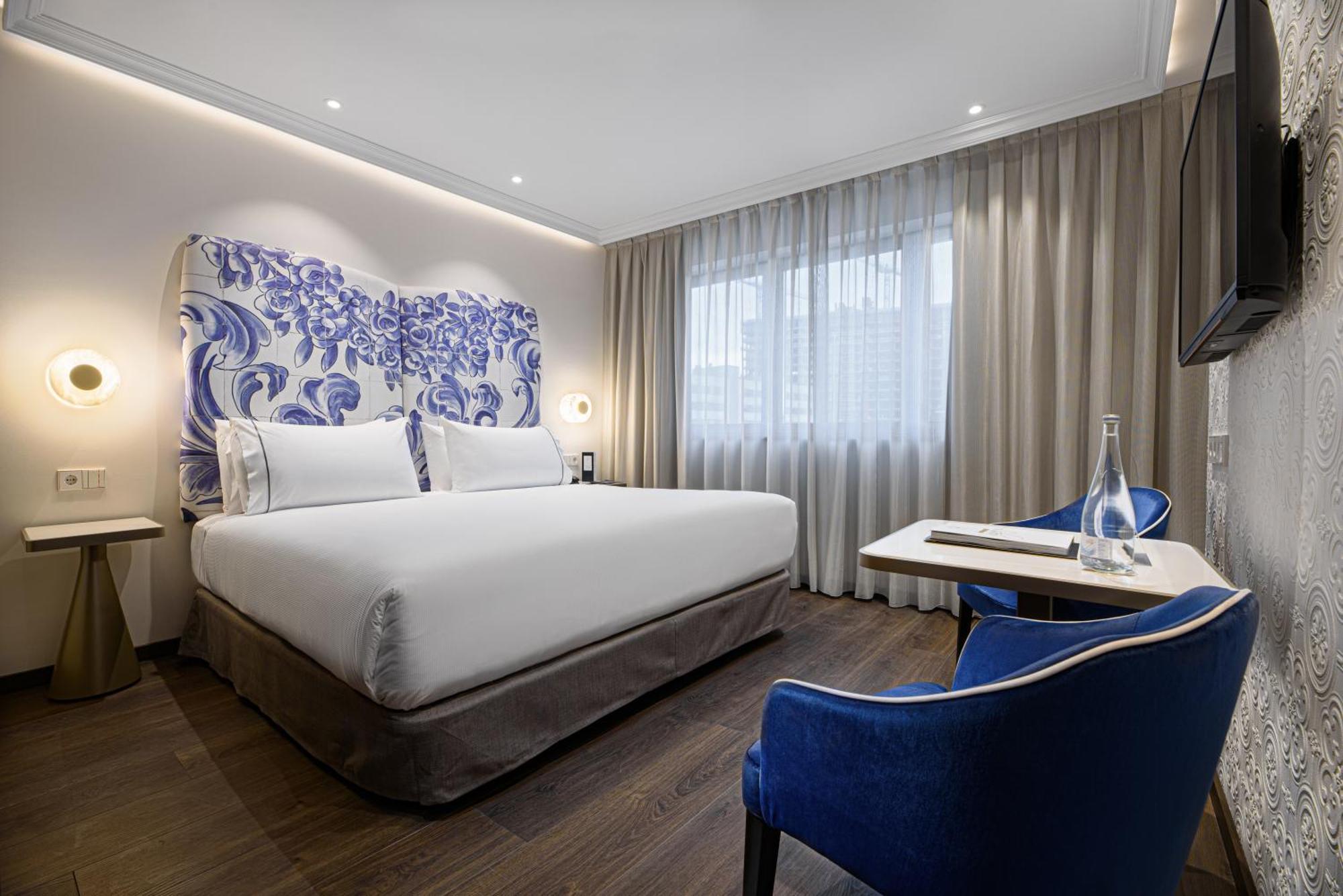 Deluxe Double or Twin Room City View